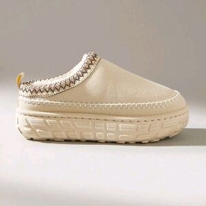 Solecia Cream Slip-On Chunky Sole Platform Boot - Women New Sz 8.5